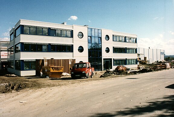 New building in Essenbach in 1995 New building in Essenbach in 1995